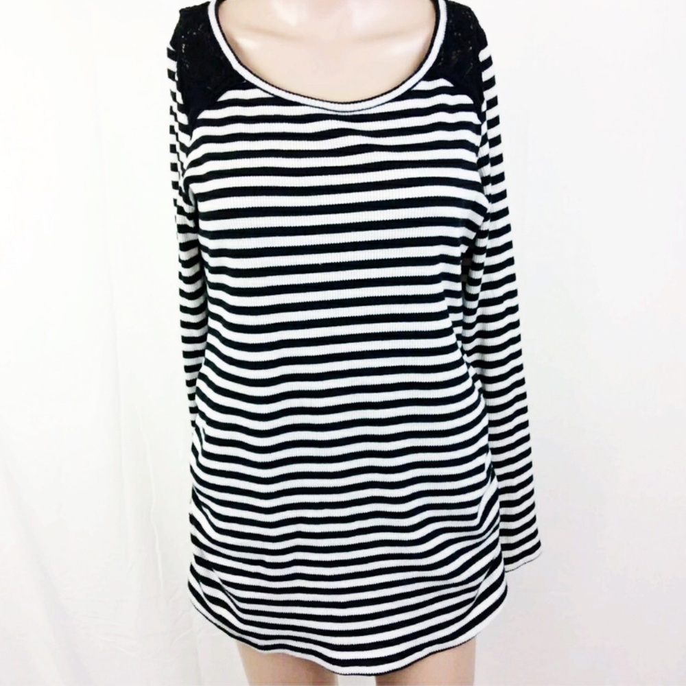 Motherhood Maternity Top Thermal Lace Detail